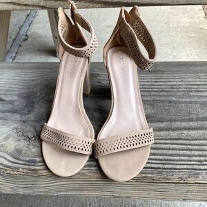 Tan sandals top strap dress small heel